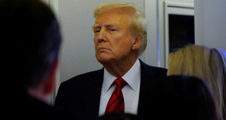 trumptan-orduyu-tersine-ceviren-kararname-asi-karsitlari-geldi-onlar-gitti-c1smZOgX.jpg