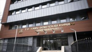 kdkden izmirdeki kacak iskelelerin yikilmasi karari Fj8JKKRL.jpg