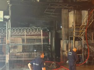 yenimahallede oto tamirhanesinde yangin vsXkOR8D.jpg